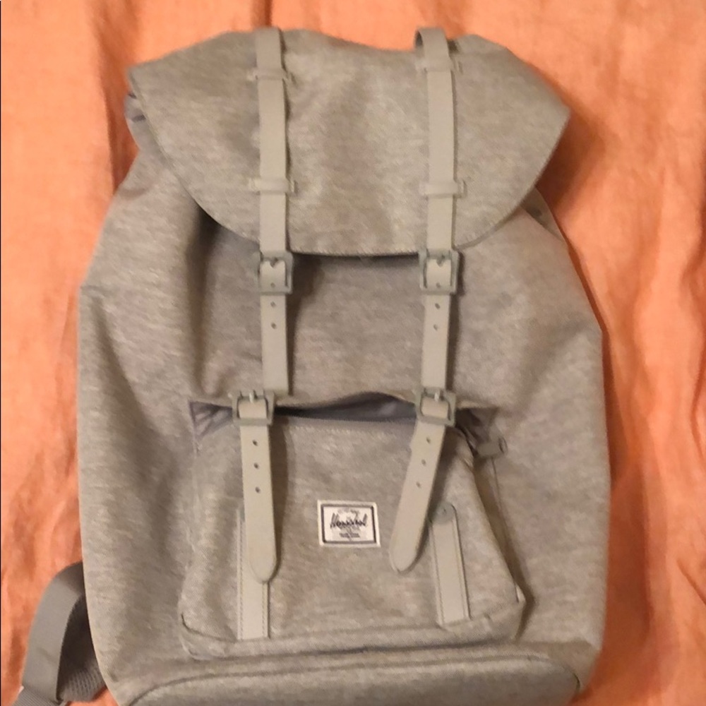 Herschel traveler bag